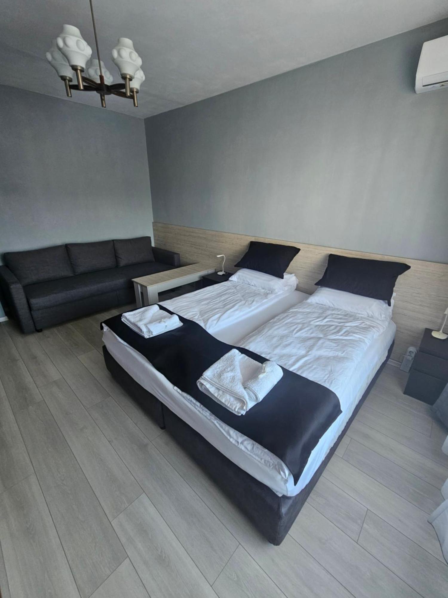 Apartment Mladost 1 *